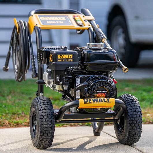 DEWALT 3600 PSI at 2.5 GPM Cold Water Gas Pressure Washer Powered by Honda® with Triplex Pump