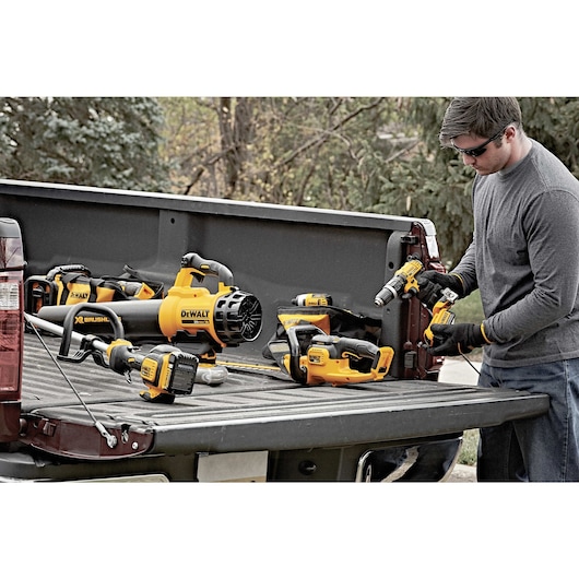 DEWALT 20V MAX* Lithium Ion Hedge Trimmer (5.0Ah)