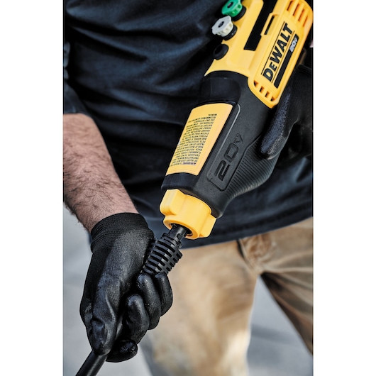 DEWALT 20V MAX* 550 psi Cordless Power Cleaner Kit