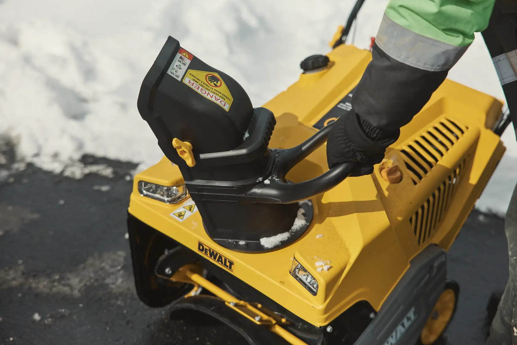 DEWALT® 21-in. 208cc Single Stage Auger-Propelled Snow Blower with POWERADAPT™