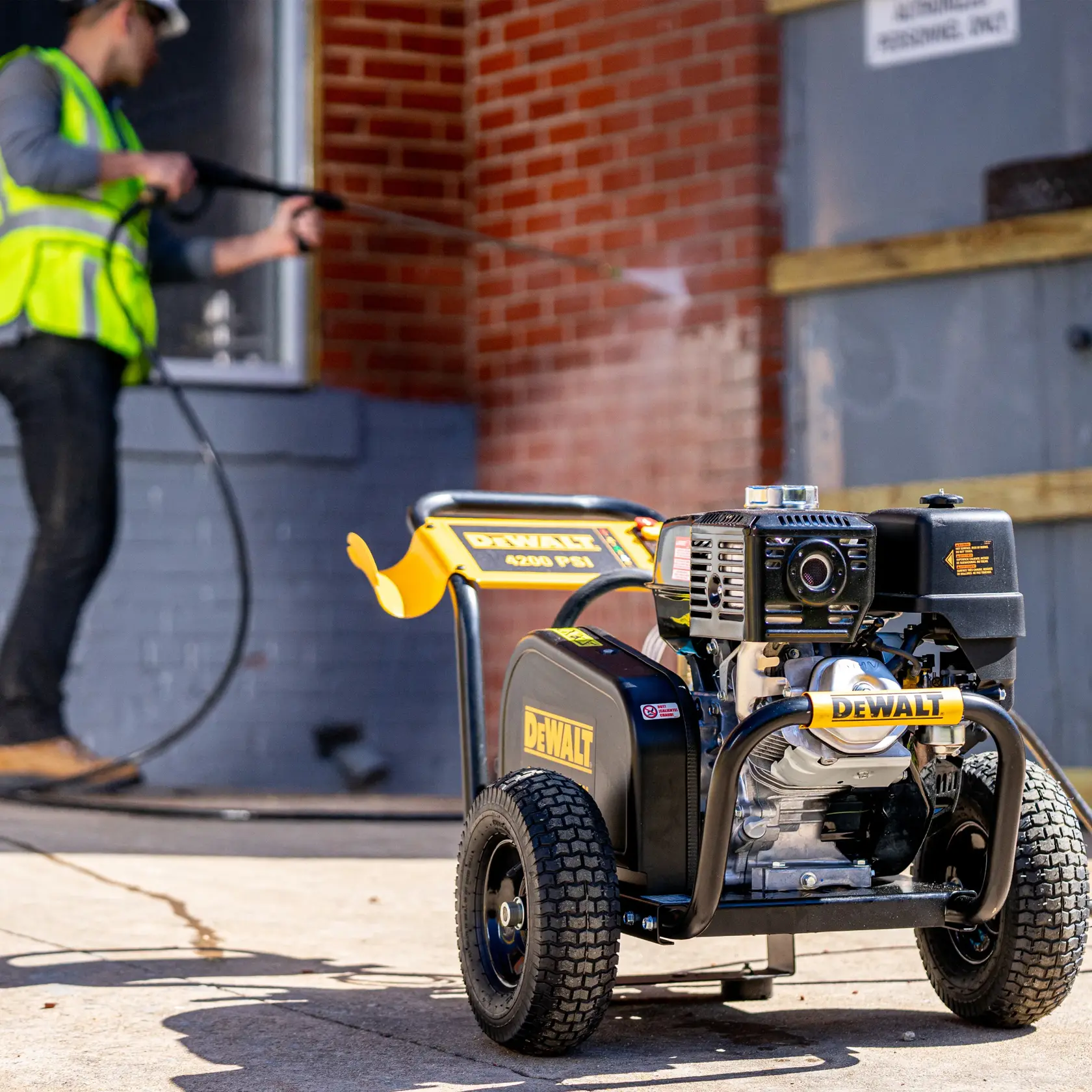 DEWALT® 4200 PSI 4.0 GPM Gas Pressure Washer with Honda® Engine and AAA Triplex Plunger Pump (Tool Only)