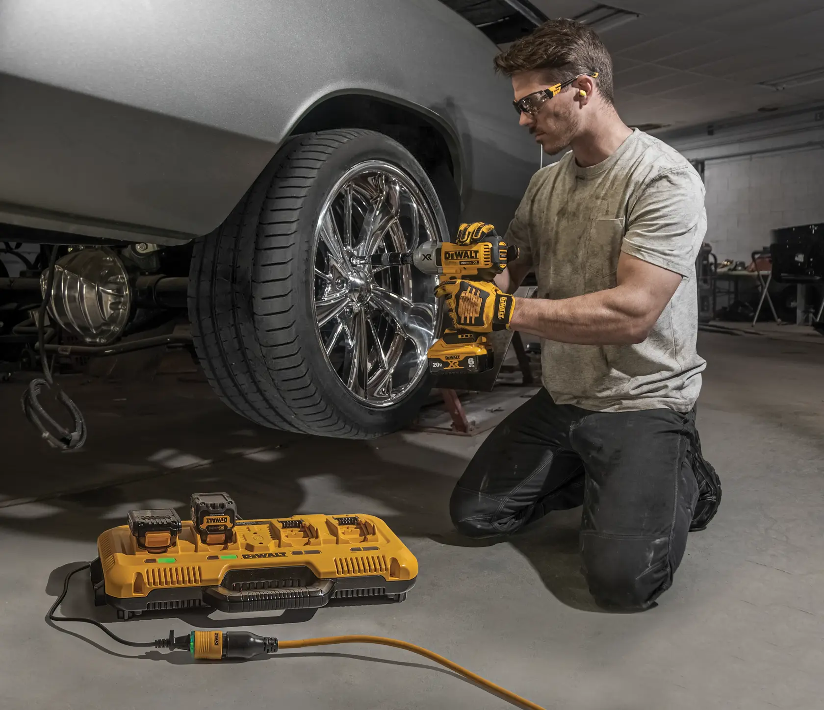 DEWALT® Lighted CGM Extension Cord (100 ft)