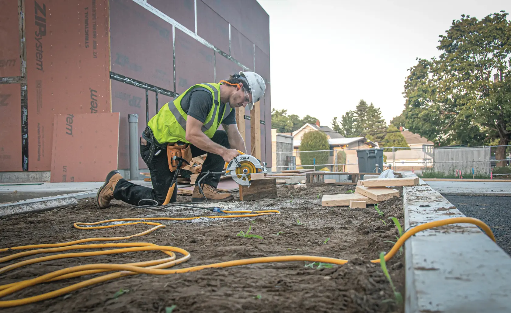 DEWALT® 12/3 Lighted CGM Extension Cord (100 ft)