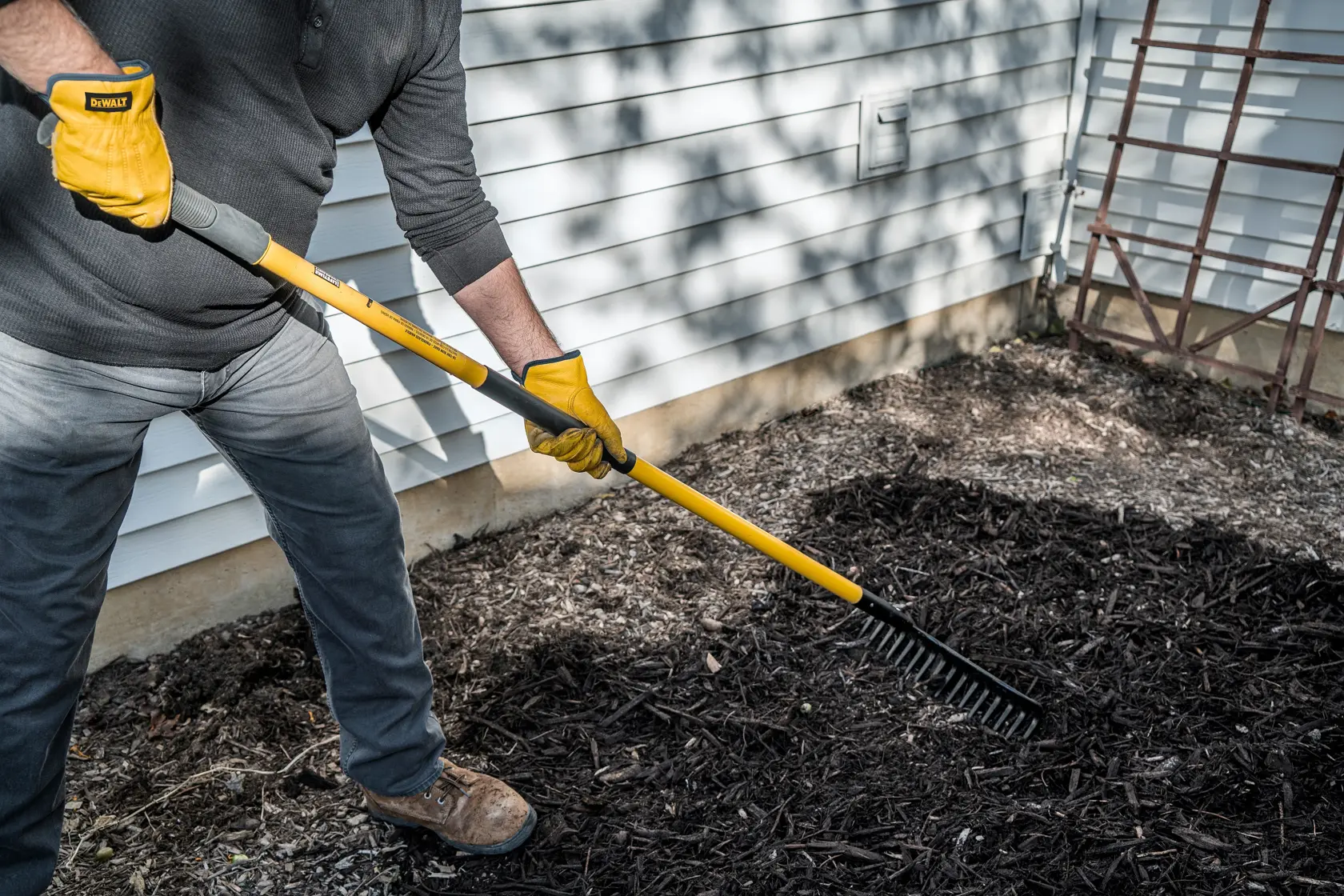 DEWALT® 60-in. 16-Tine Fiberglass Handle Bow Rake
