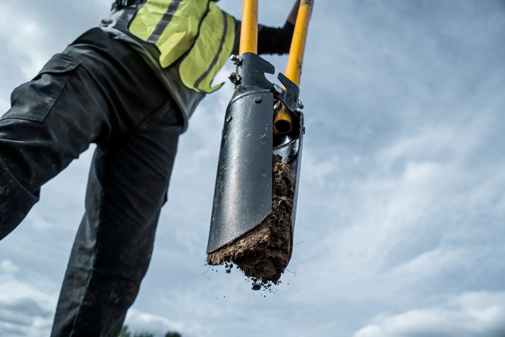 DEWALT® 46-in. Fiberglass Handle Post Hole Digger