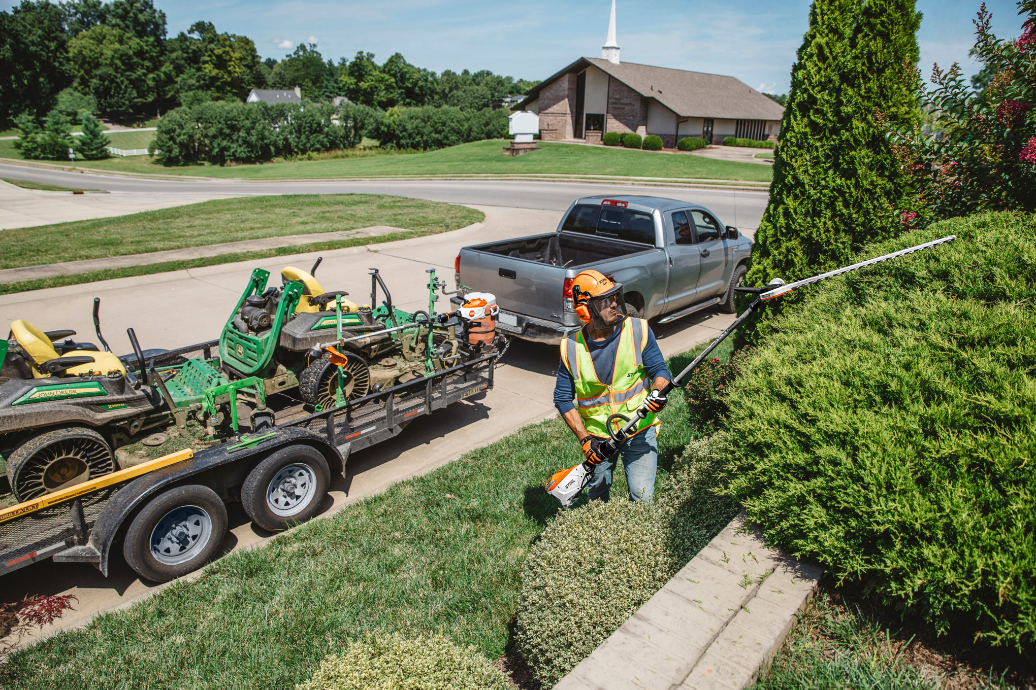 STIHL HLA 135 Battery Powered Extended-Reach Hedge Trimmer